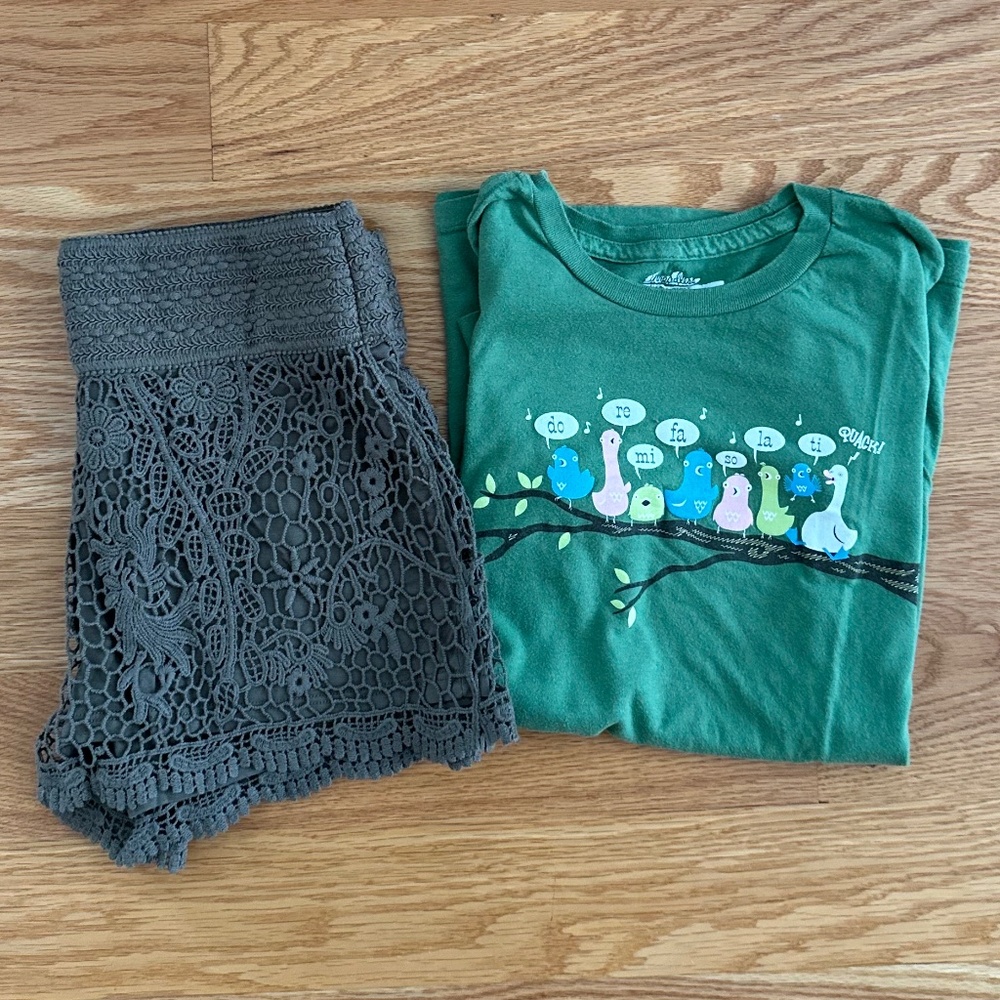 u-knit NWOT Girls Lace Shorts & Threadless Graphic Tee (M)